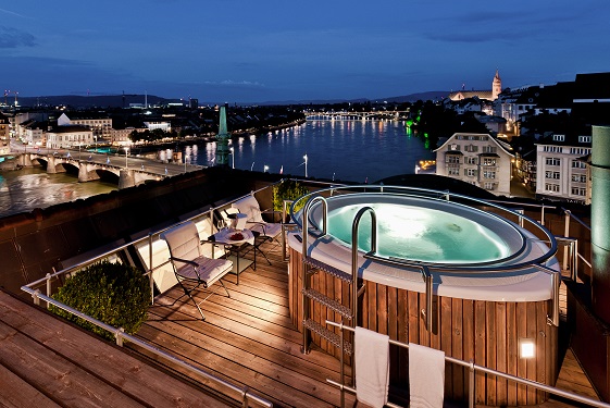 /Media/images/The rooftop jacuzzi at the Suite Les Trois Rois.  Picture by Les Trois Rois..jpg